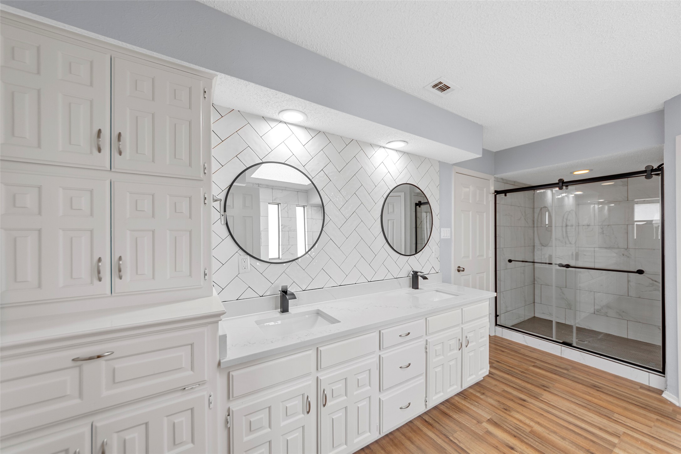 2827 Cross Timbers Drive Irving TX 75060
