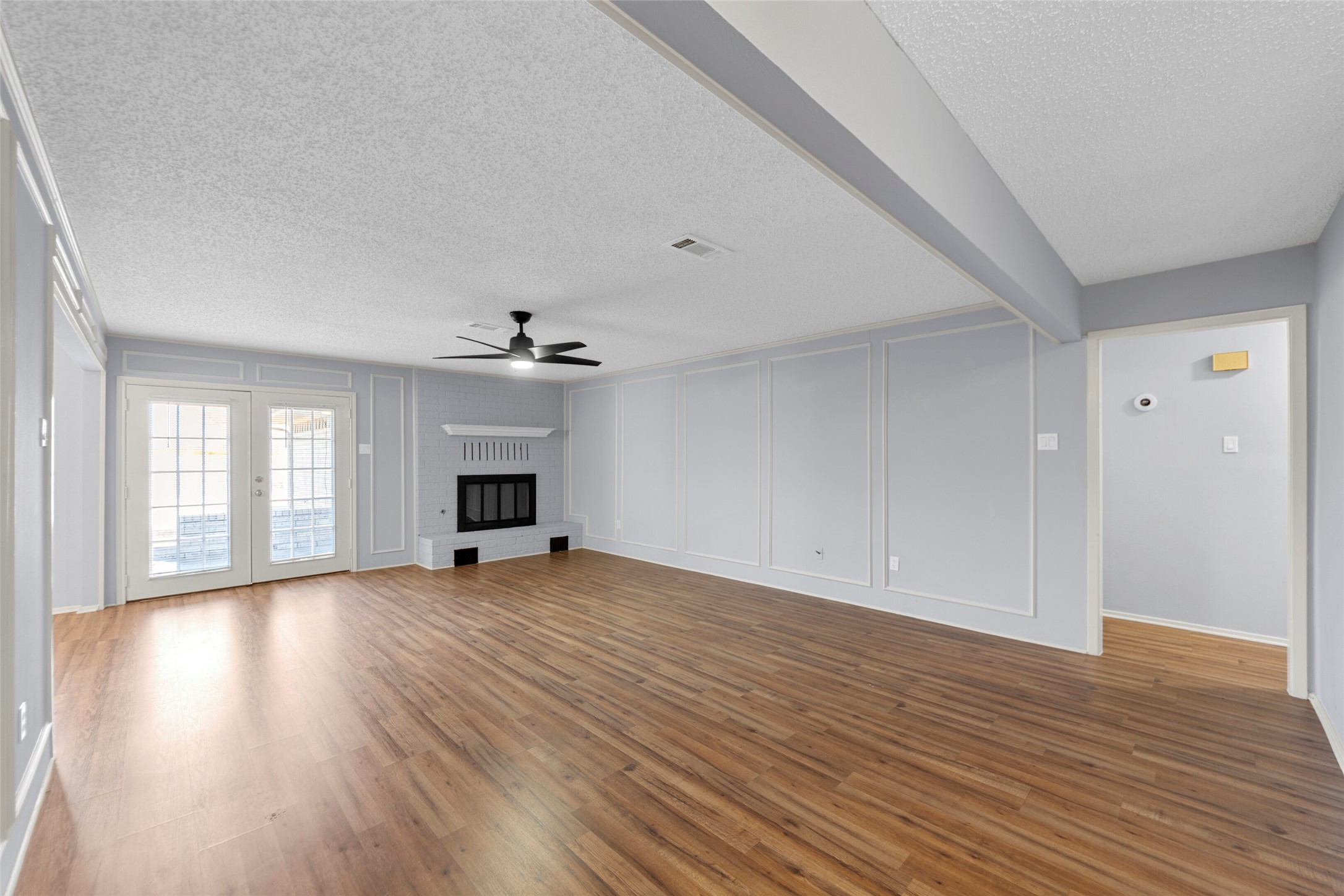 2827 Cross Timbers Drive Irving TX 75060