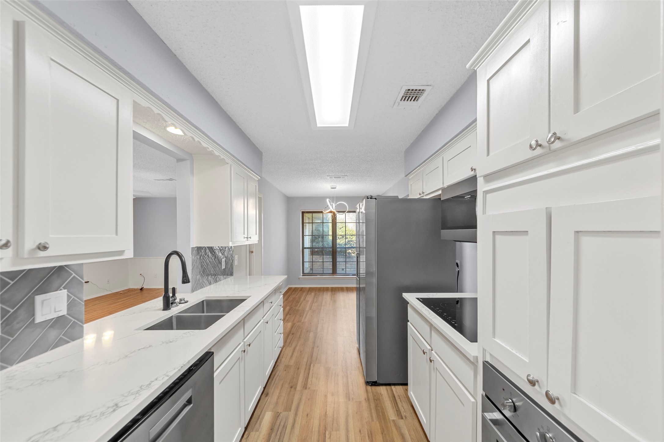 2827 Cross Timbers Drive Irving TX 75060