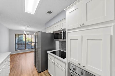 2827 Cross Timbers Drive Irving TX 75060