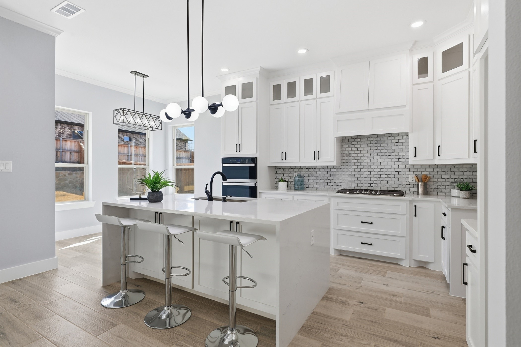 707 Ross Trail Arlington TX 76012