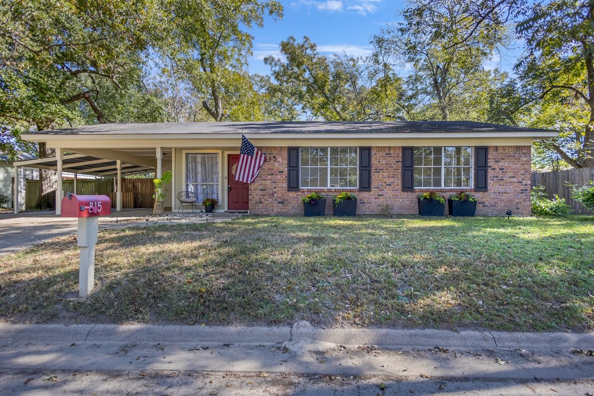 815 N Bledsoe Street Gilmer TX 75644