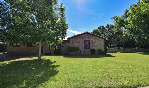 2013 S Walnut Brady TX 76825
