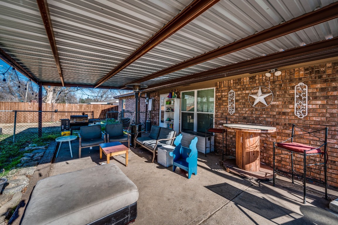 736 Lynnewood Avenue Burleson TX 76028