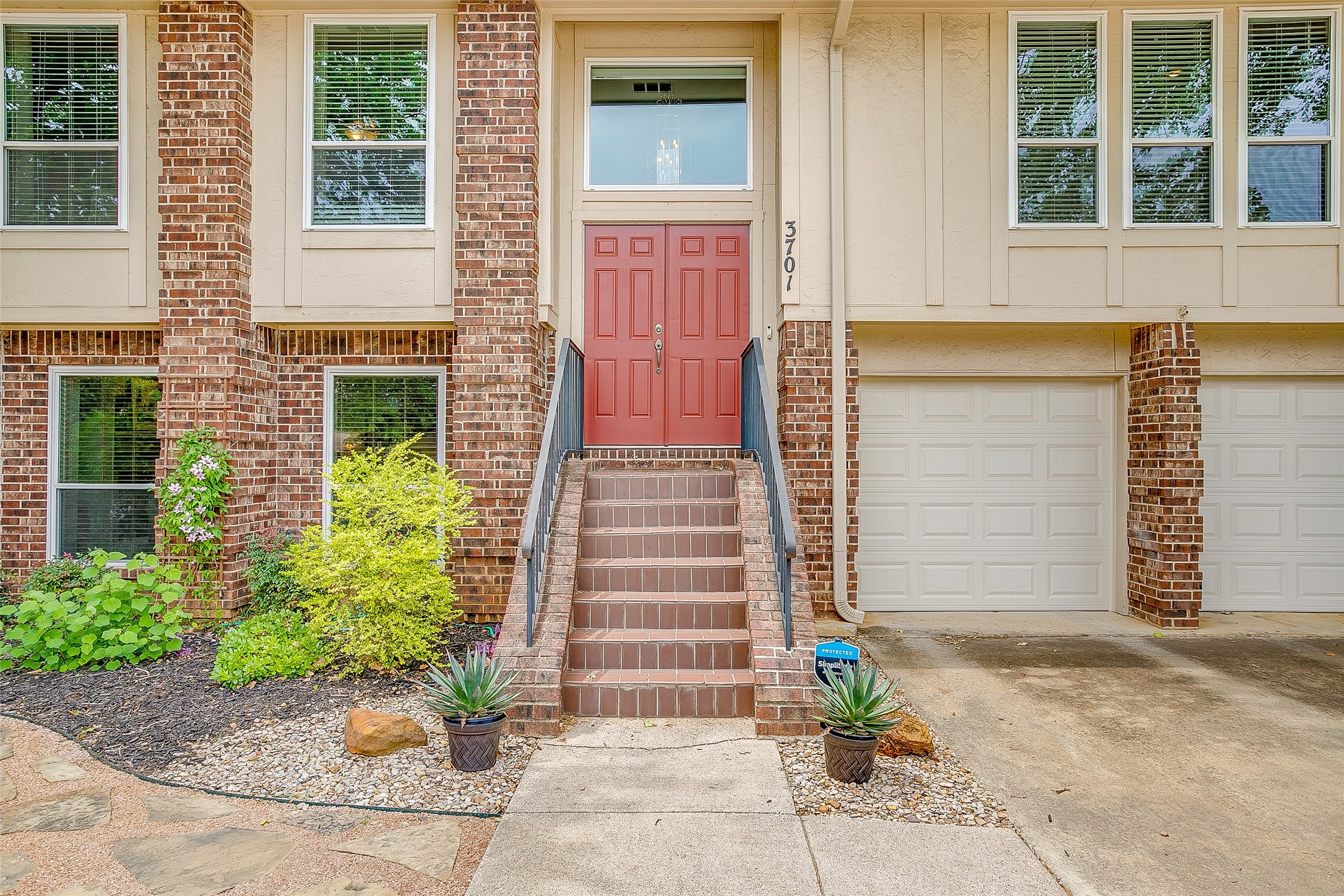 3701 Teal Lane Bedford TX 76021