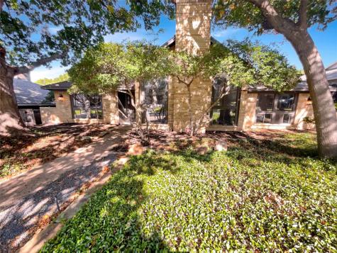 8911 Gunnison Drive Dallas TX 75231
