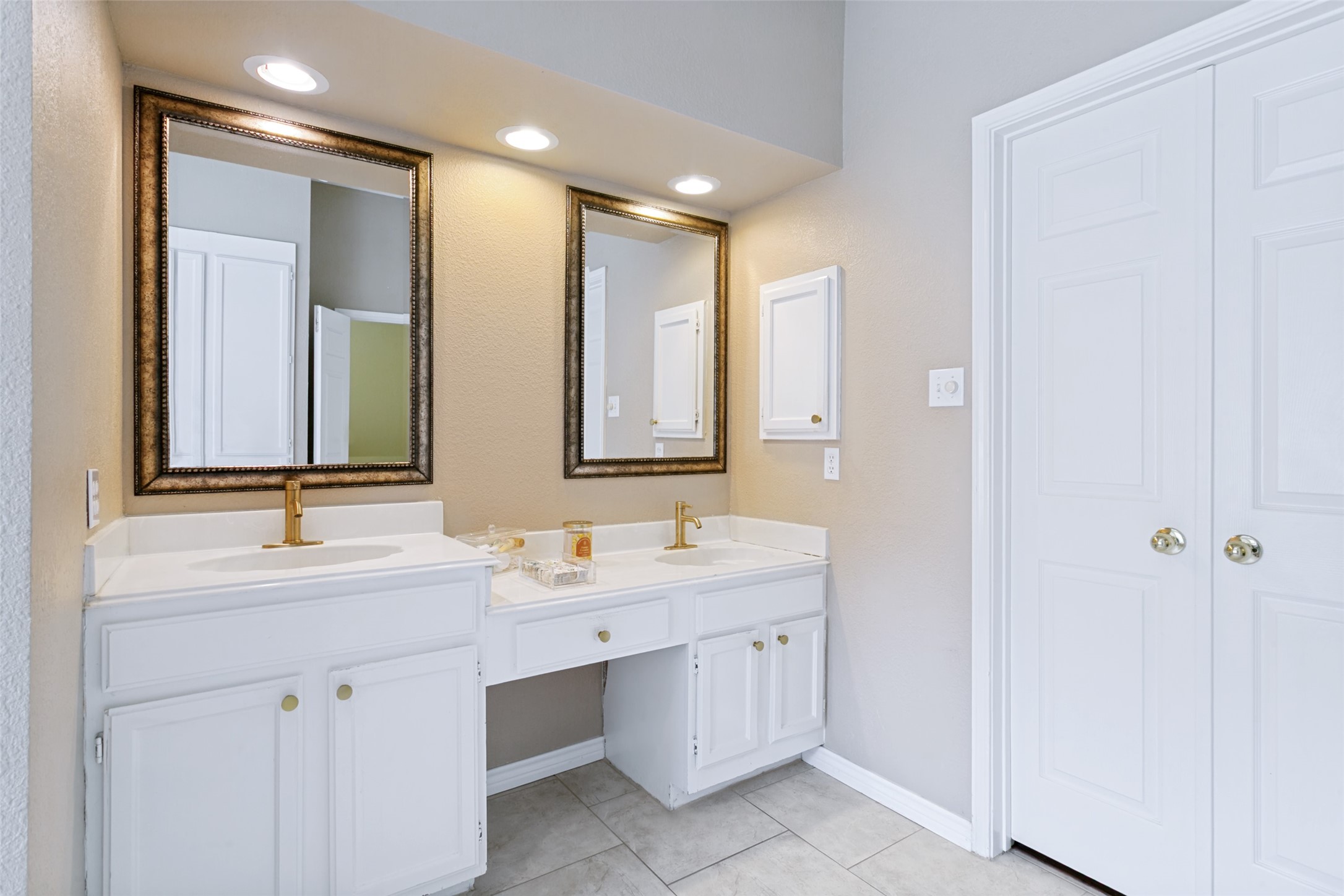 5217 Shadow Glen Drive Grapevine TX 76051