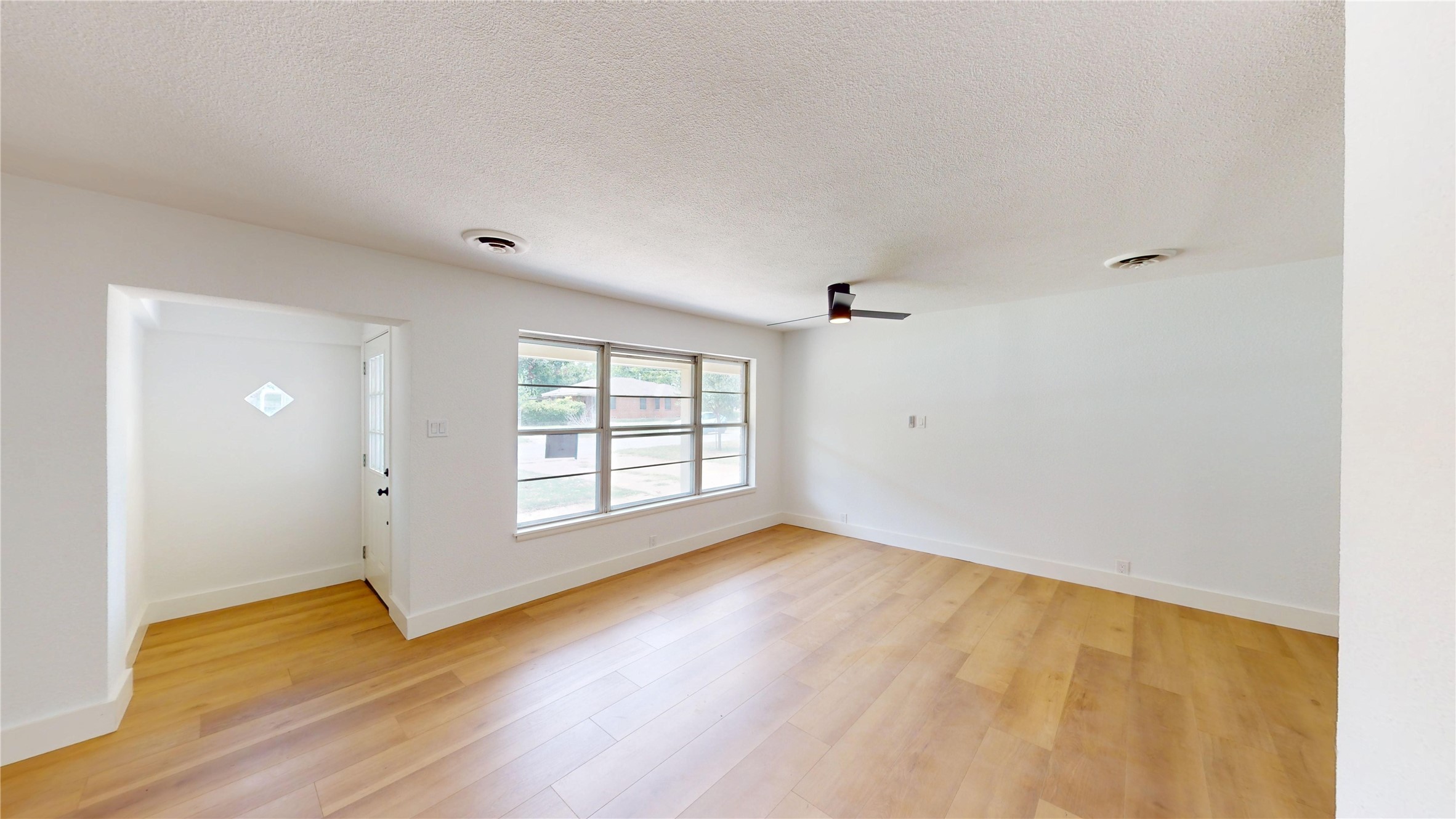 914 Tusing Street Grand Prairie TX 75050
