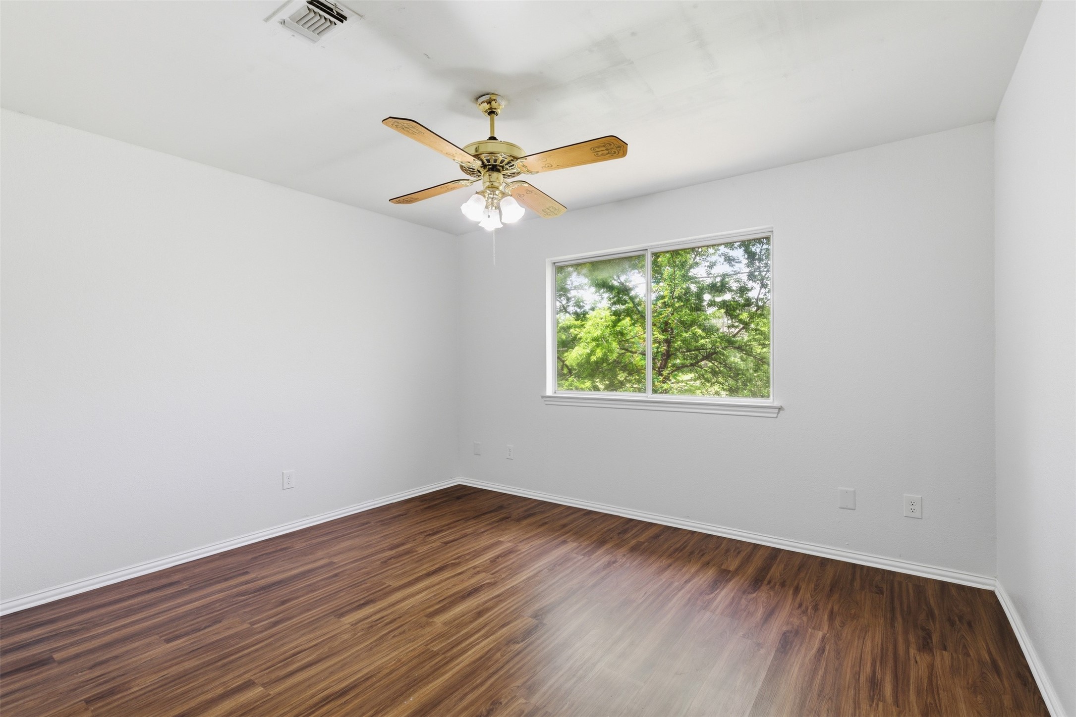 1913 W Arbor Rose Drive Grand Prairie TX 75050