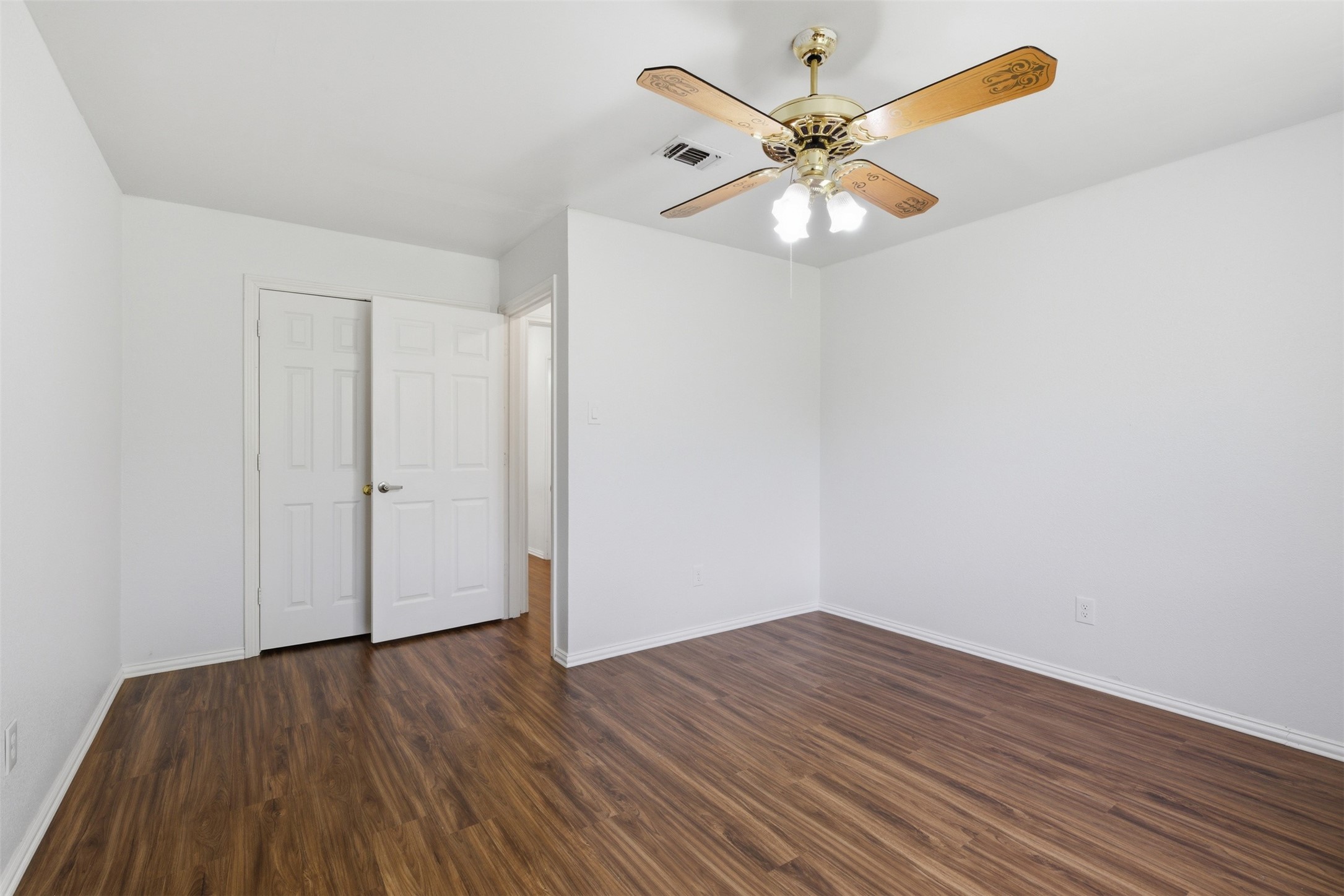 1913 W Arbor Rose Drive Grand Prairie TX 75050