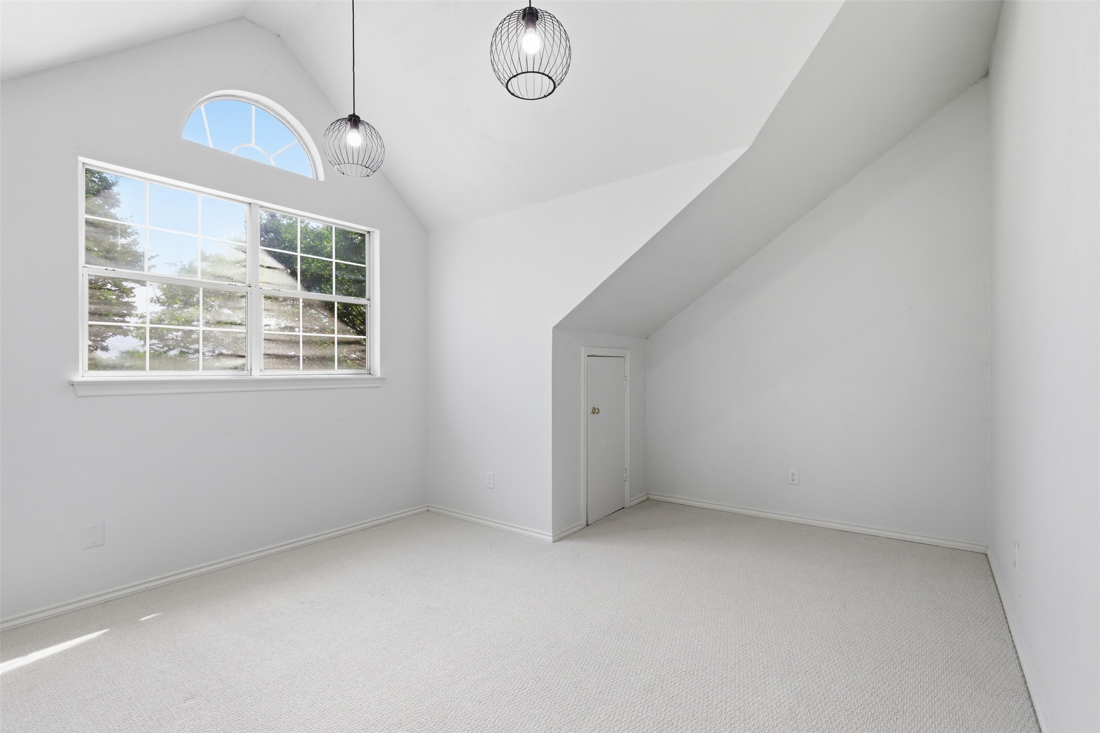 1913 W Arbor Rose Drive Grand Prairie TX 75050