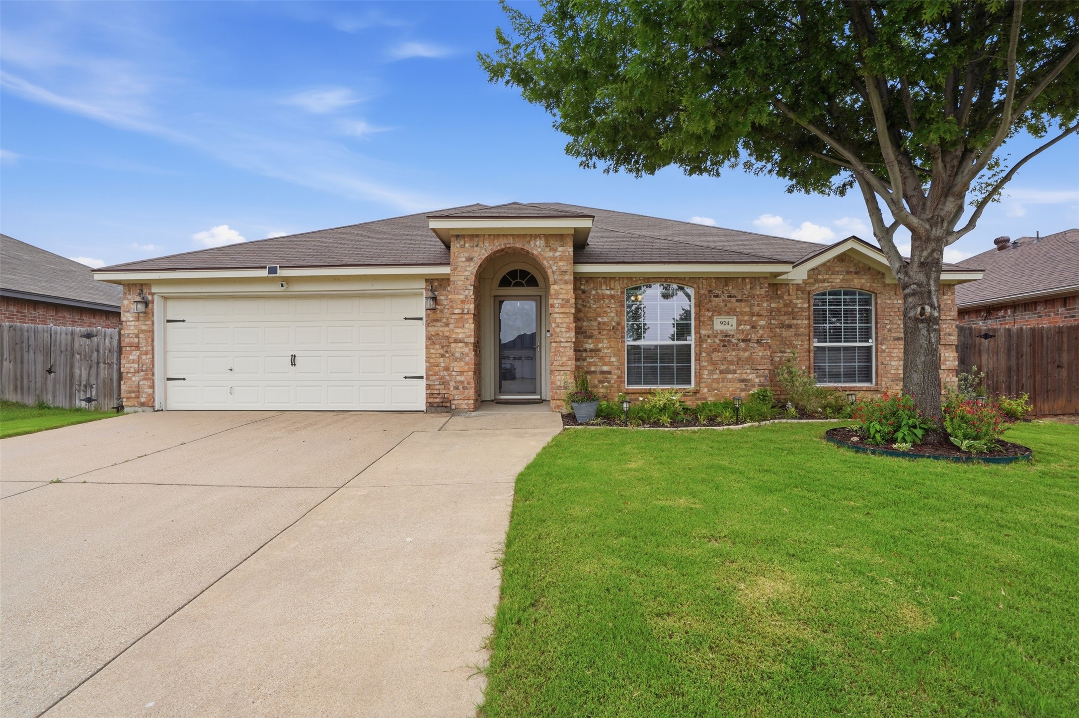 924 Crowder Drive Crowley TX 76036