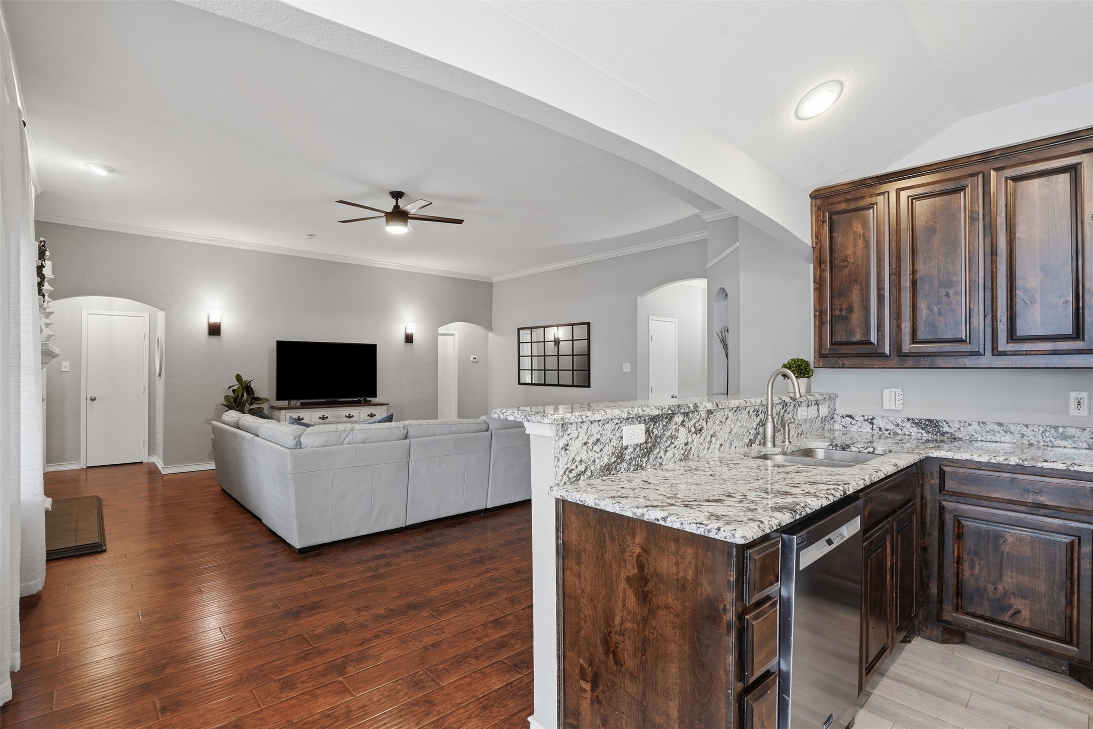 924 Crowder Drive Crowley TX 76036