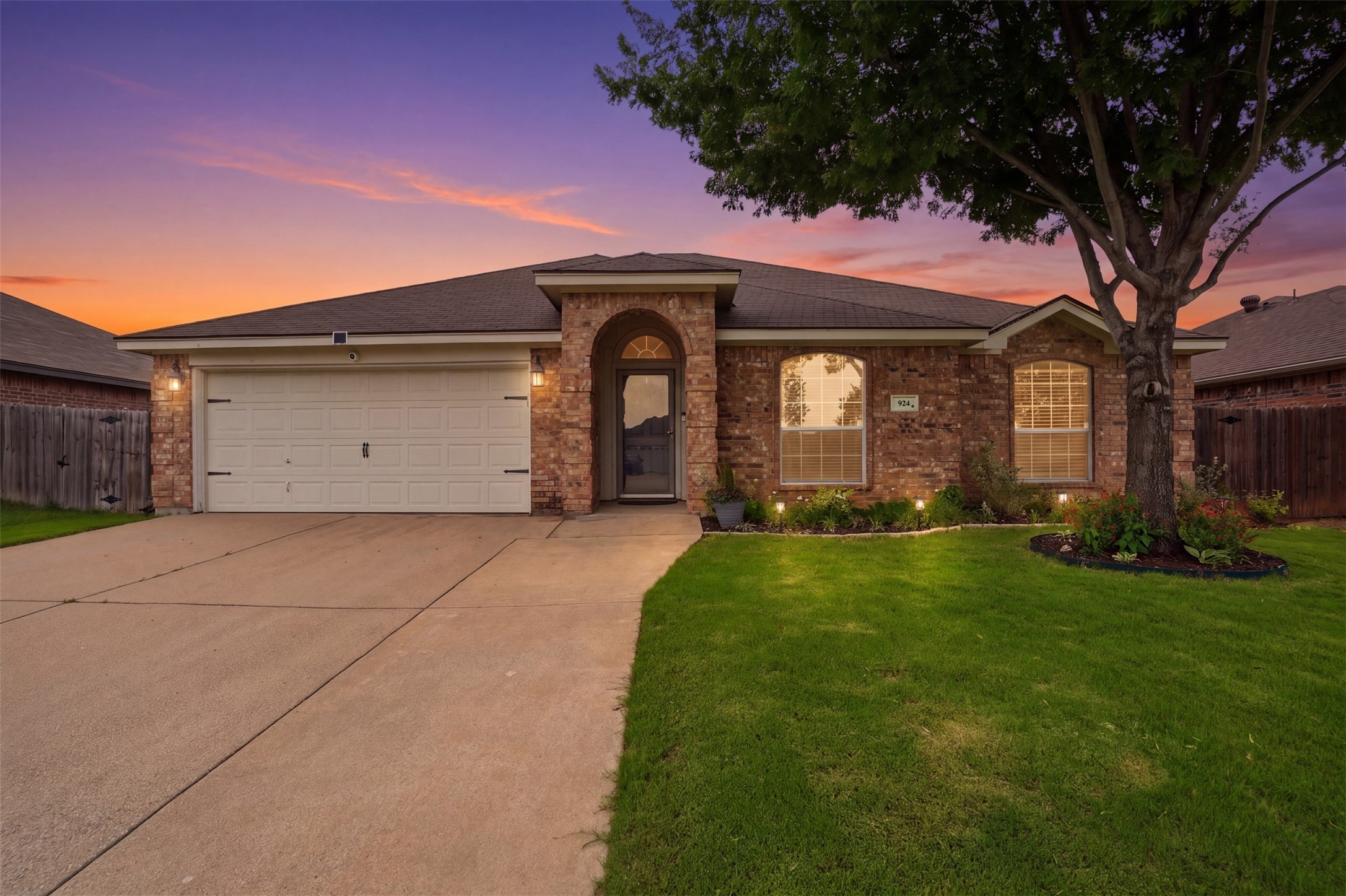 924 Crowder Drive Crowley TX 76036