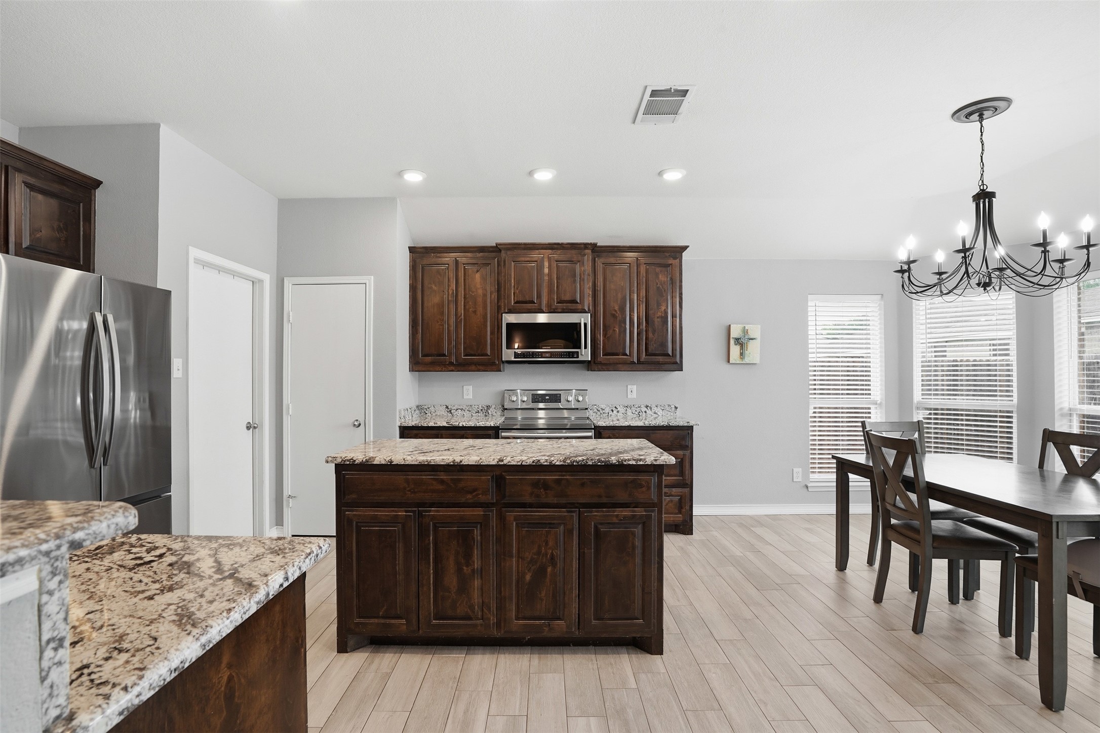 924 Crowder Drive Crowley TX 76036