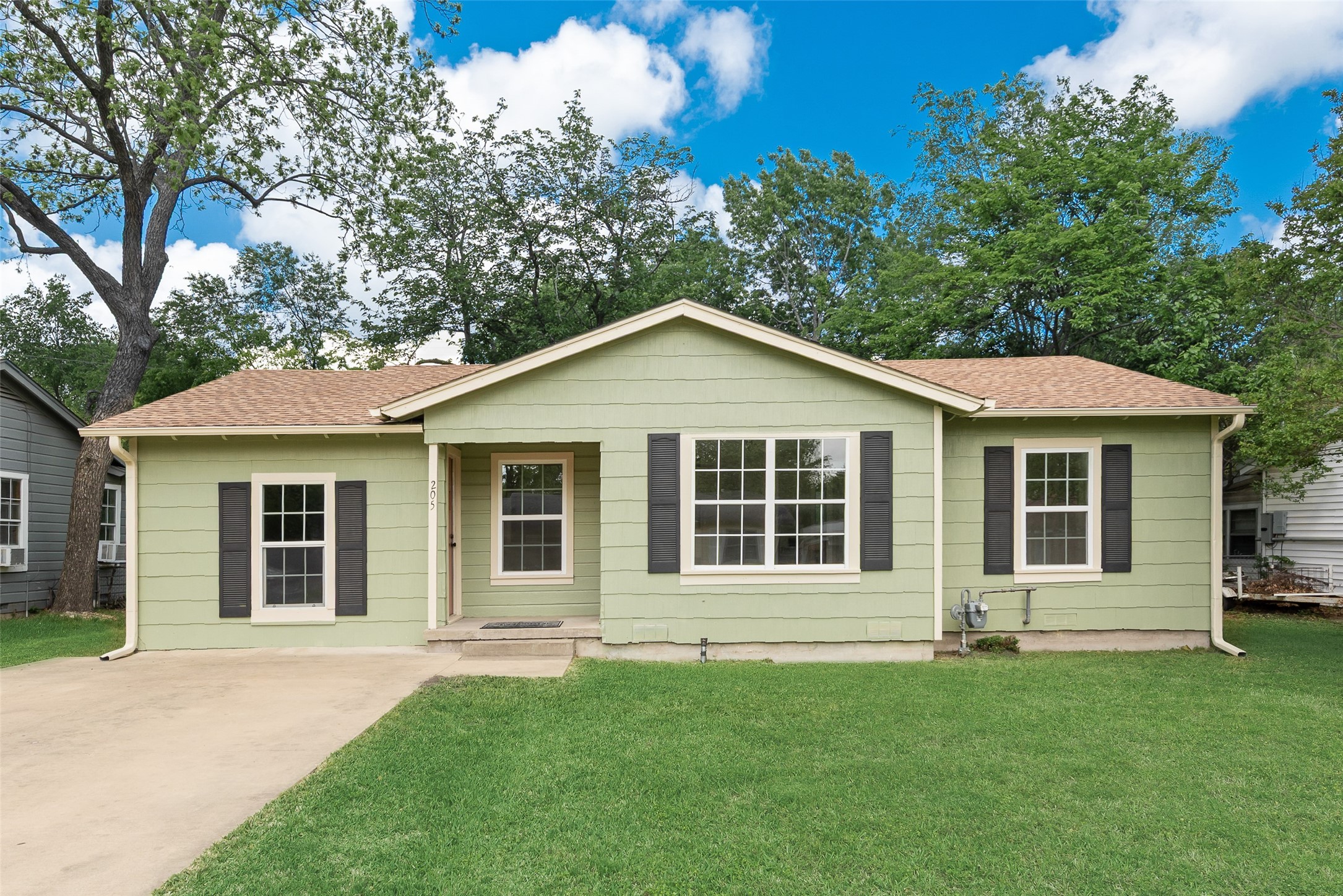 205 E 7th Street Kaufman TX 75142