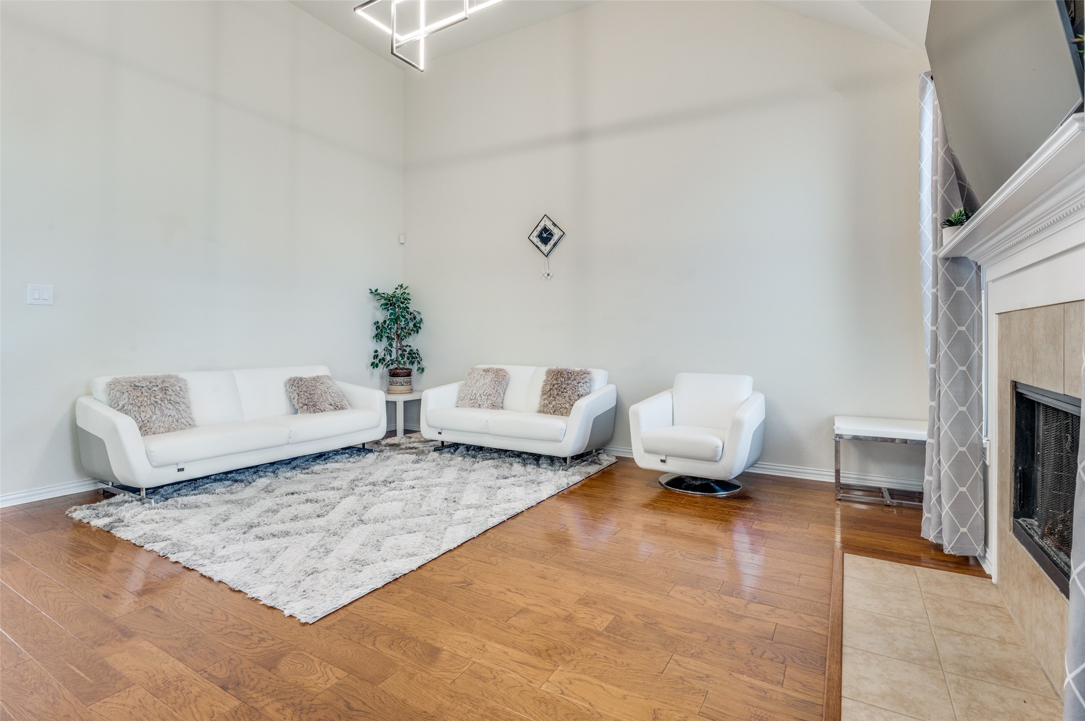 3025 Glenbrook Drive Midlothian TX 76065