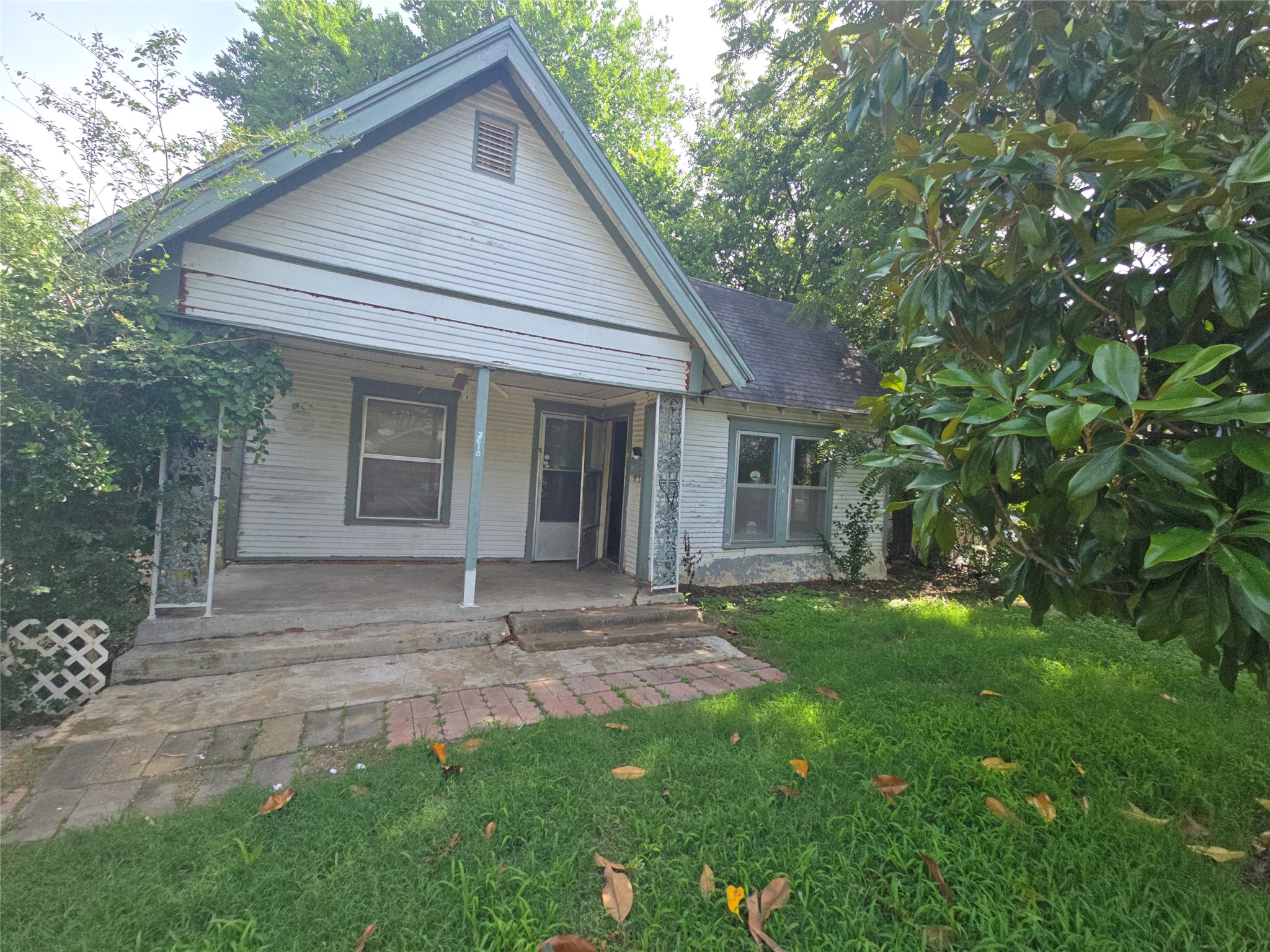 2610 Brandon Street Dallas TX 75211