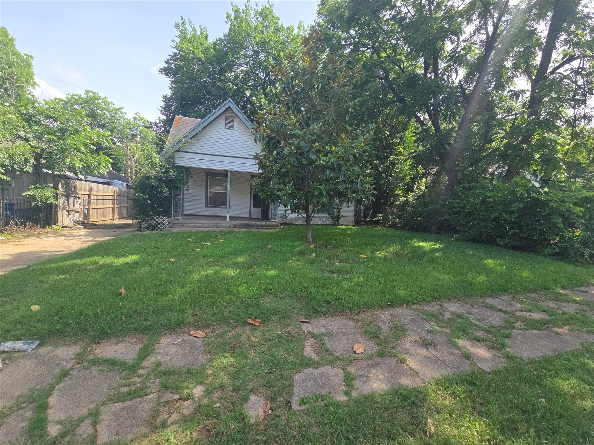 2610 Brandon Street Dallas TX 75211