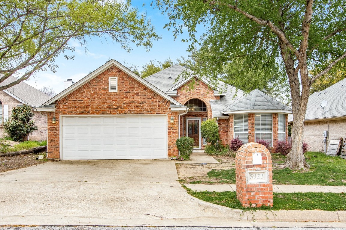 5923 Flintshire Court Arlington TX 76017