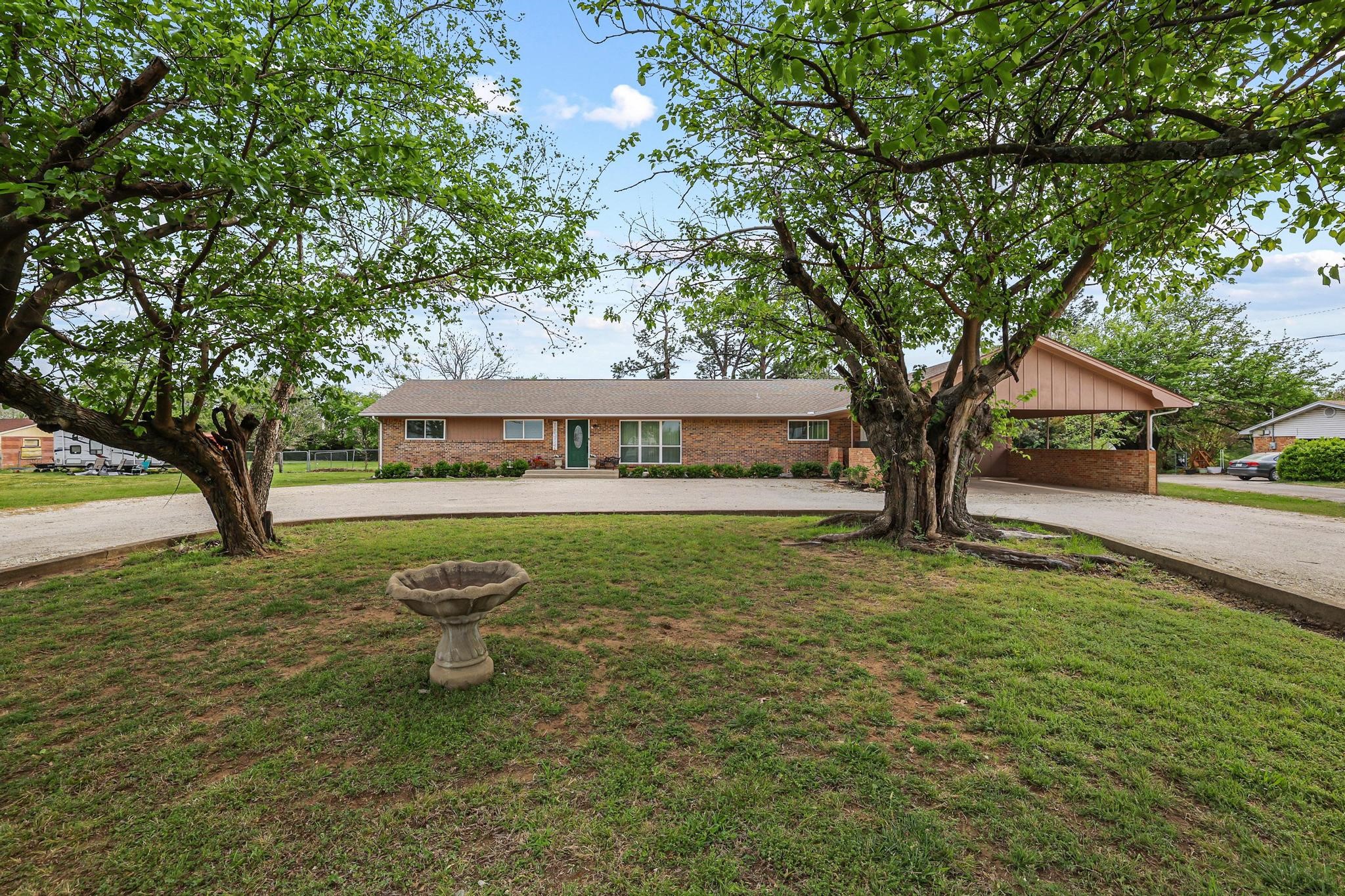 416 4th Street Whitesboro TX 76273