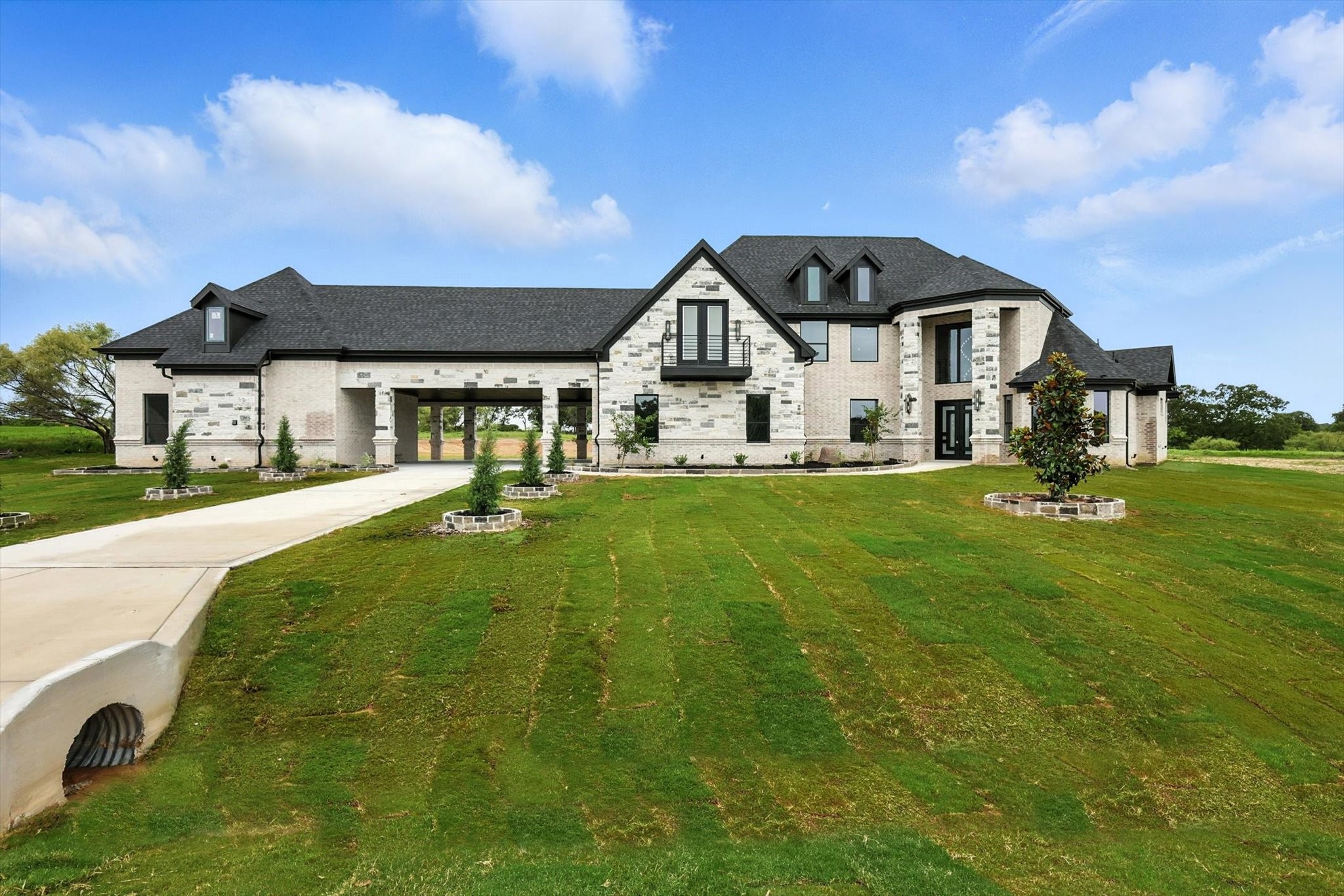 5005 Glenoaks Court Weatherford TX 76088