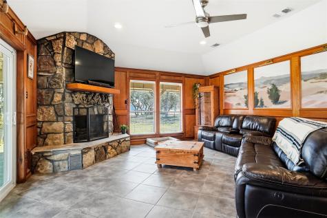 1901 Adams Lane Azle TX 76020