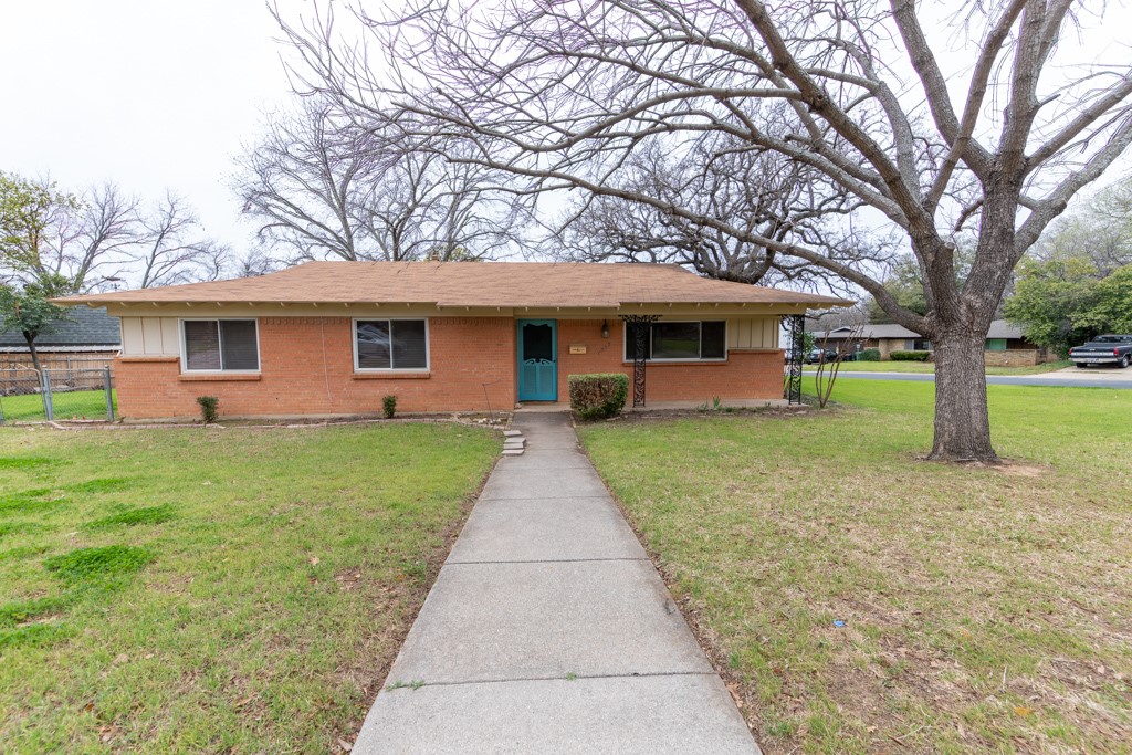 1033 Mary Drive Hurst TX 76053