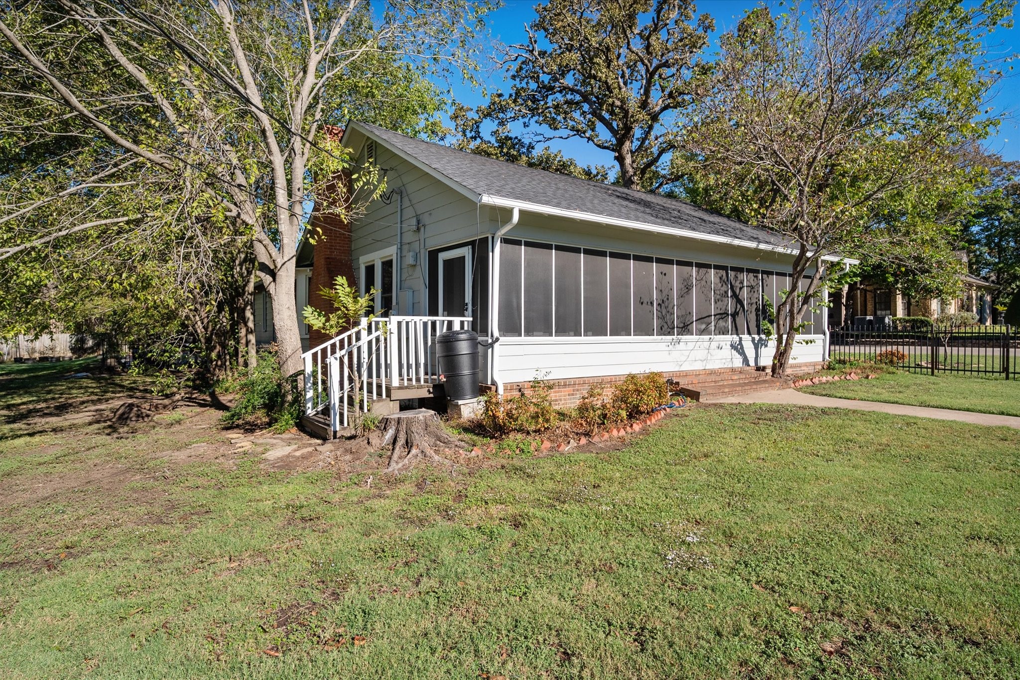 1100 Governors Drive Corsicana TX 75110
