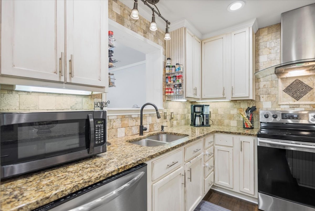 1327 Bridle Path Lane Hideaway TX 75771