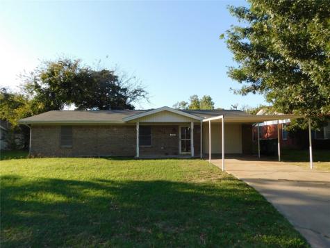 1406 Nugent Street Bowie TX 76230