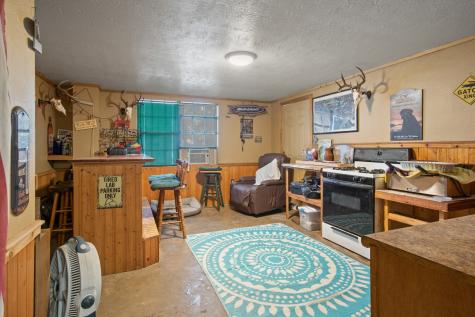 229 County Road 3637 Jefferson TX 75657