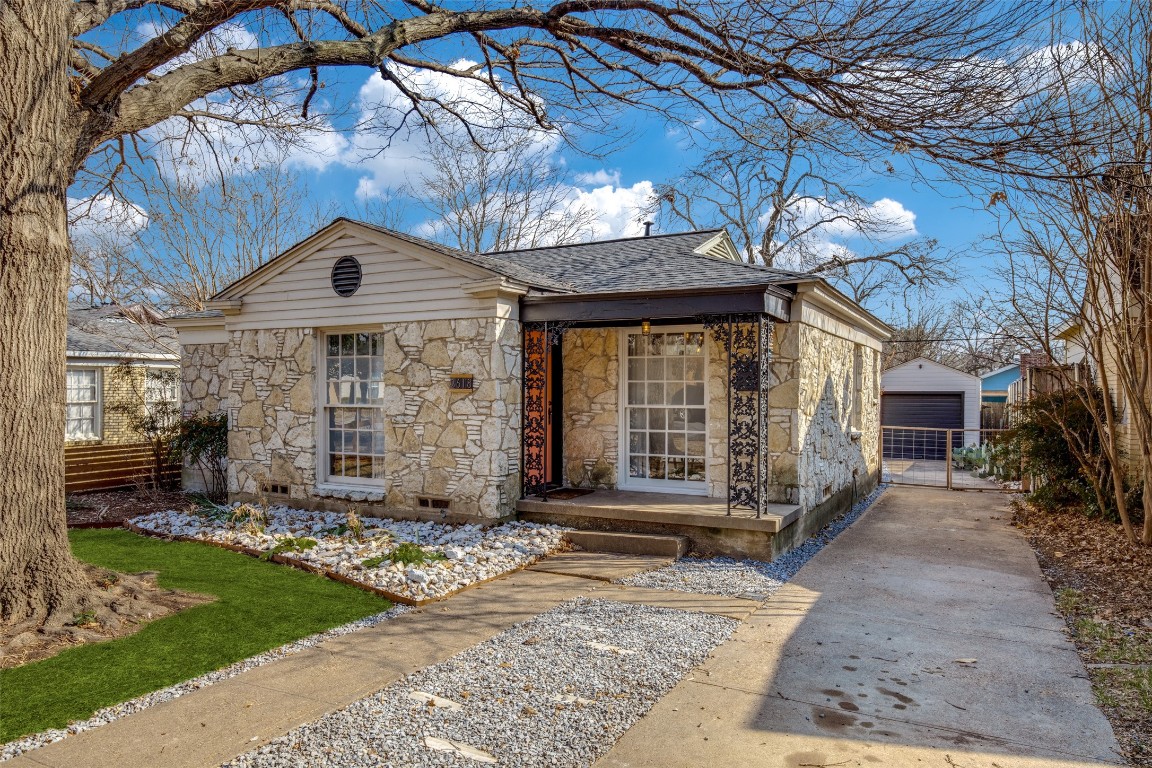 2618 Burlington Boulevard Dallas TX 75211