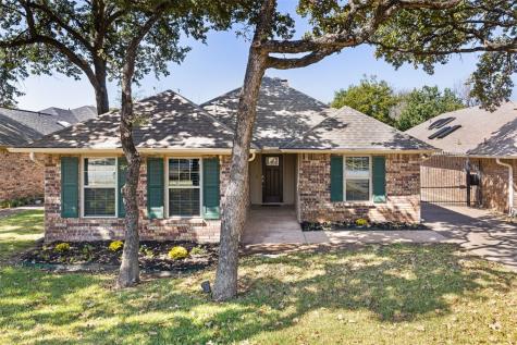 3111 Emerald Street Bedford TX 76021