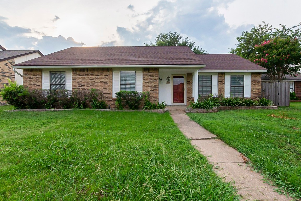 129 Kingsbridge Drive Garland TX 75040