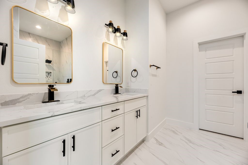 6038 Plum Dale Road Dallas TX 75241