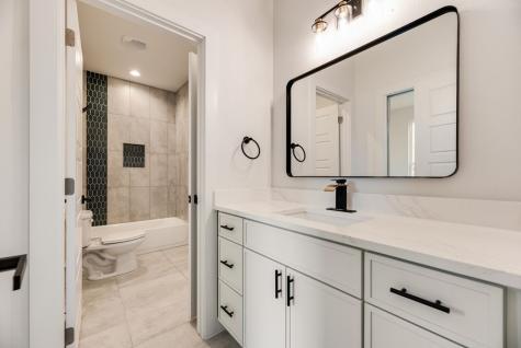 6038 Plum Dale Road Dallas TX 75241
