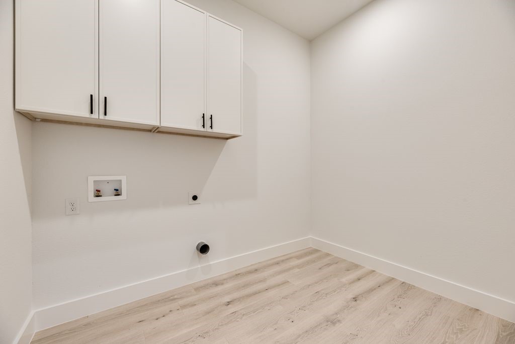 6038 Plum Dale Road Dallas TX 75241