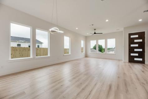 6038 Plum Dale Road Dallas TX 75241