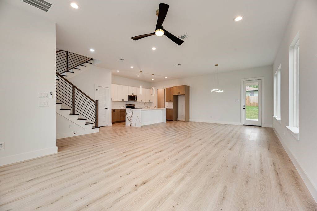 6038 Plum Dale Road Dallas TX 75241