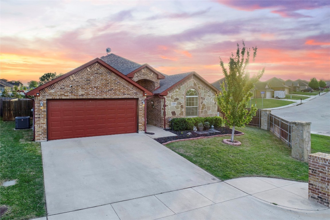 1300 Town Creek Circle Weatherford TX 76086