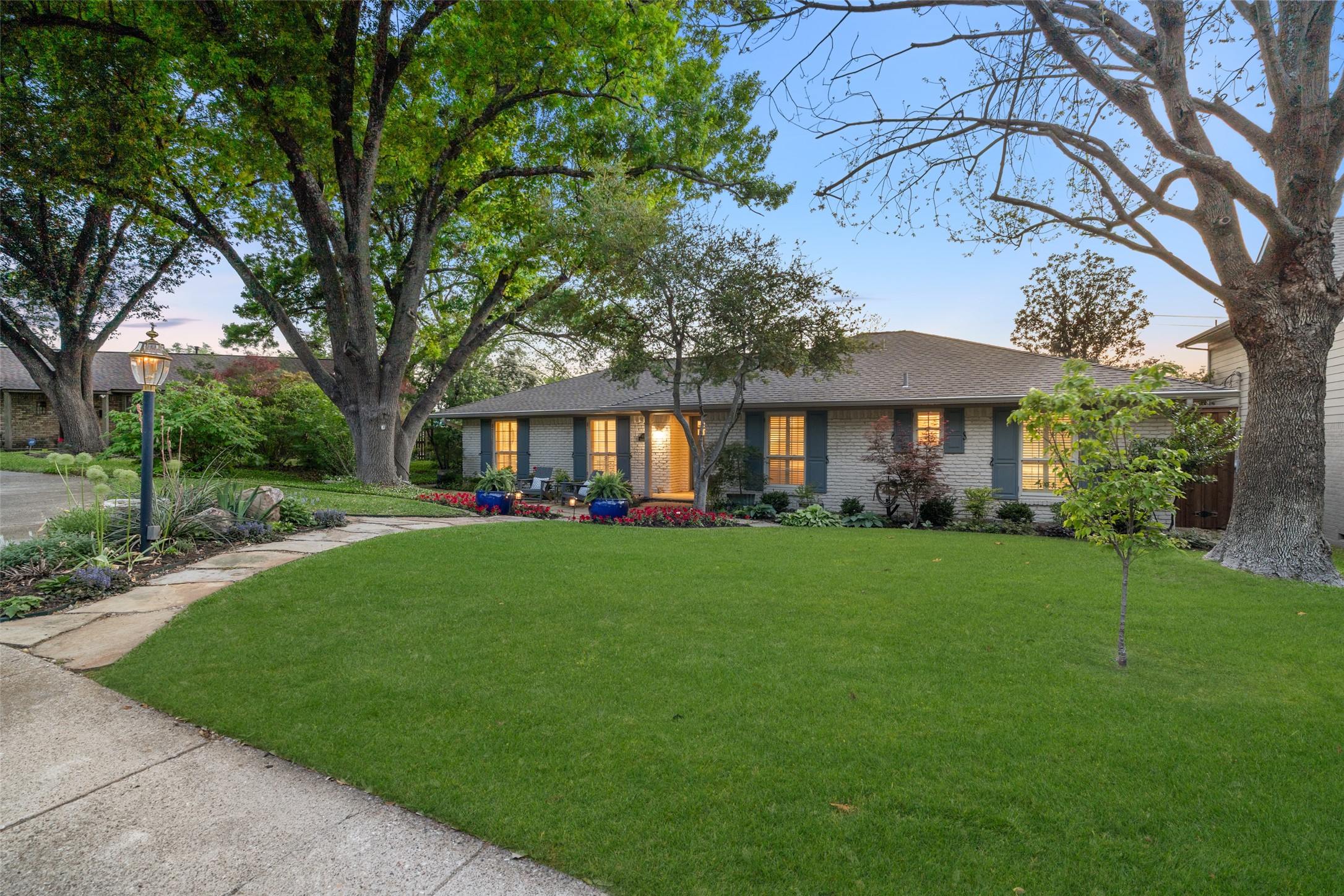 9709 Elmcrest Drive Dallas TX 75238