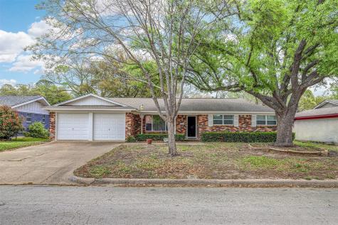 1028 Livingston Drive Hurst TX 76053