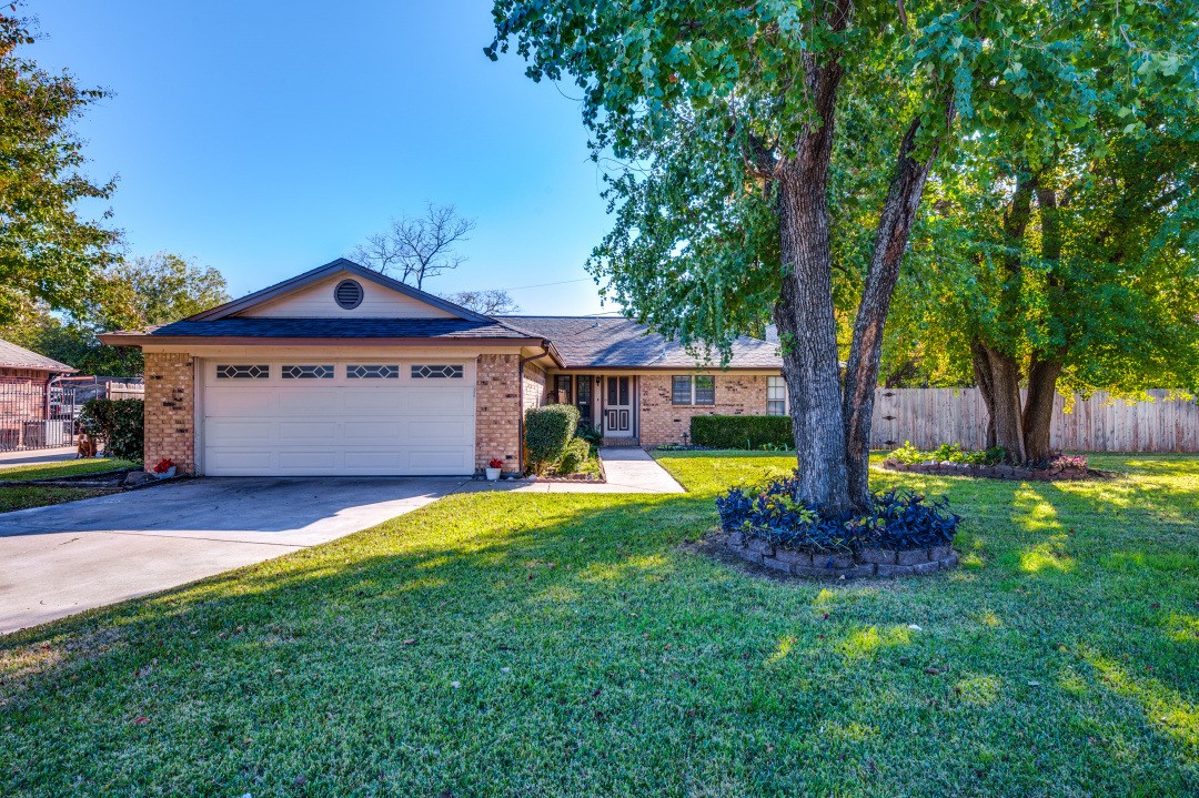 7004 Santiago Court North Richland Hills TX 76180