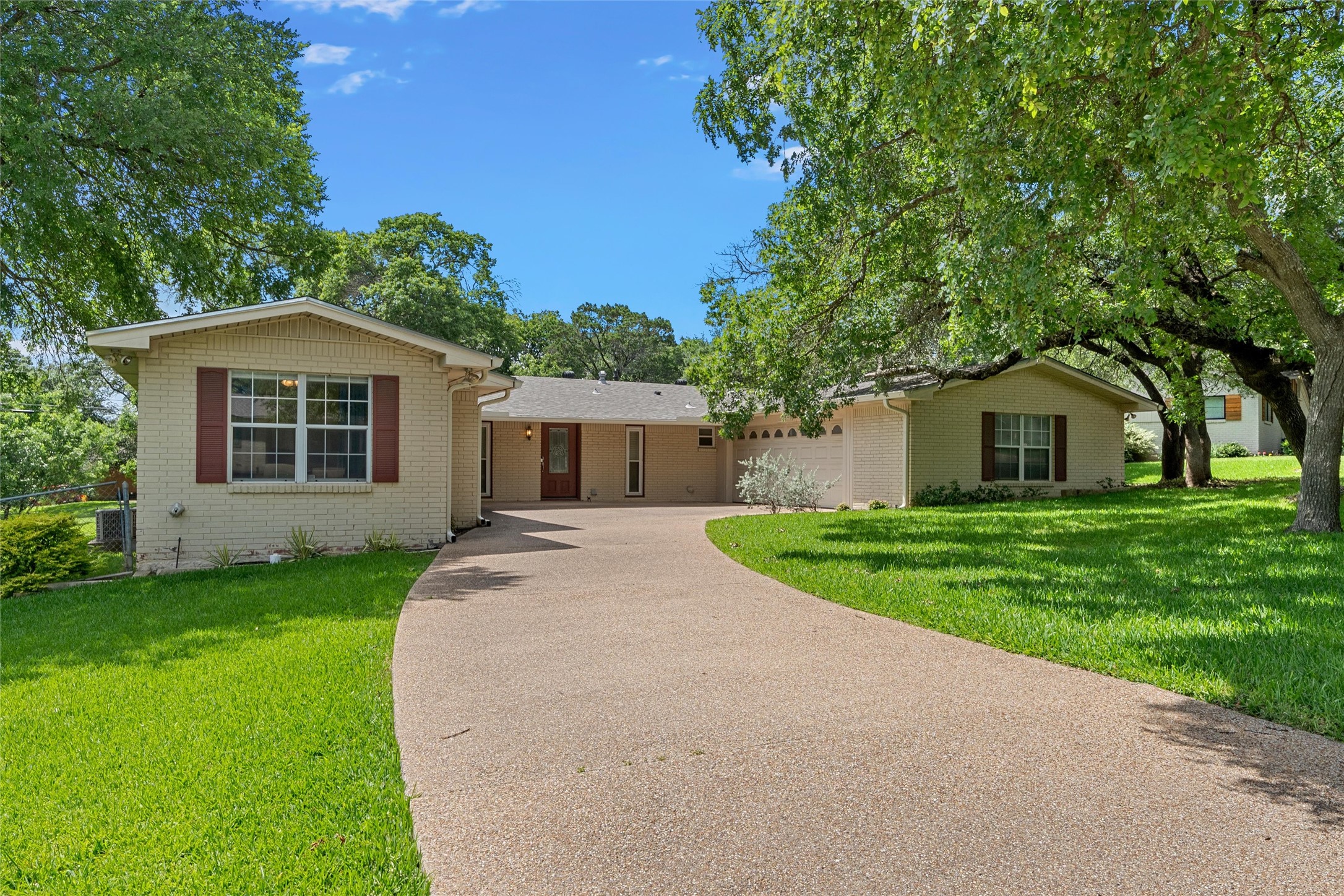 640 Cardinal Drive Woodway TX 76712