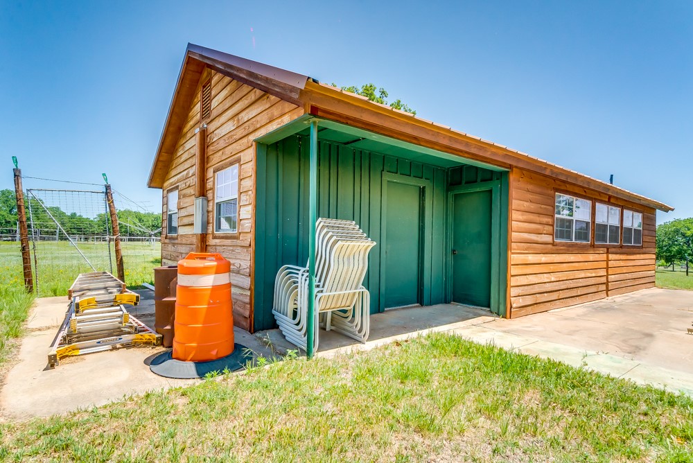 110 County Road 567 Eastland TX 76448