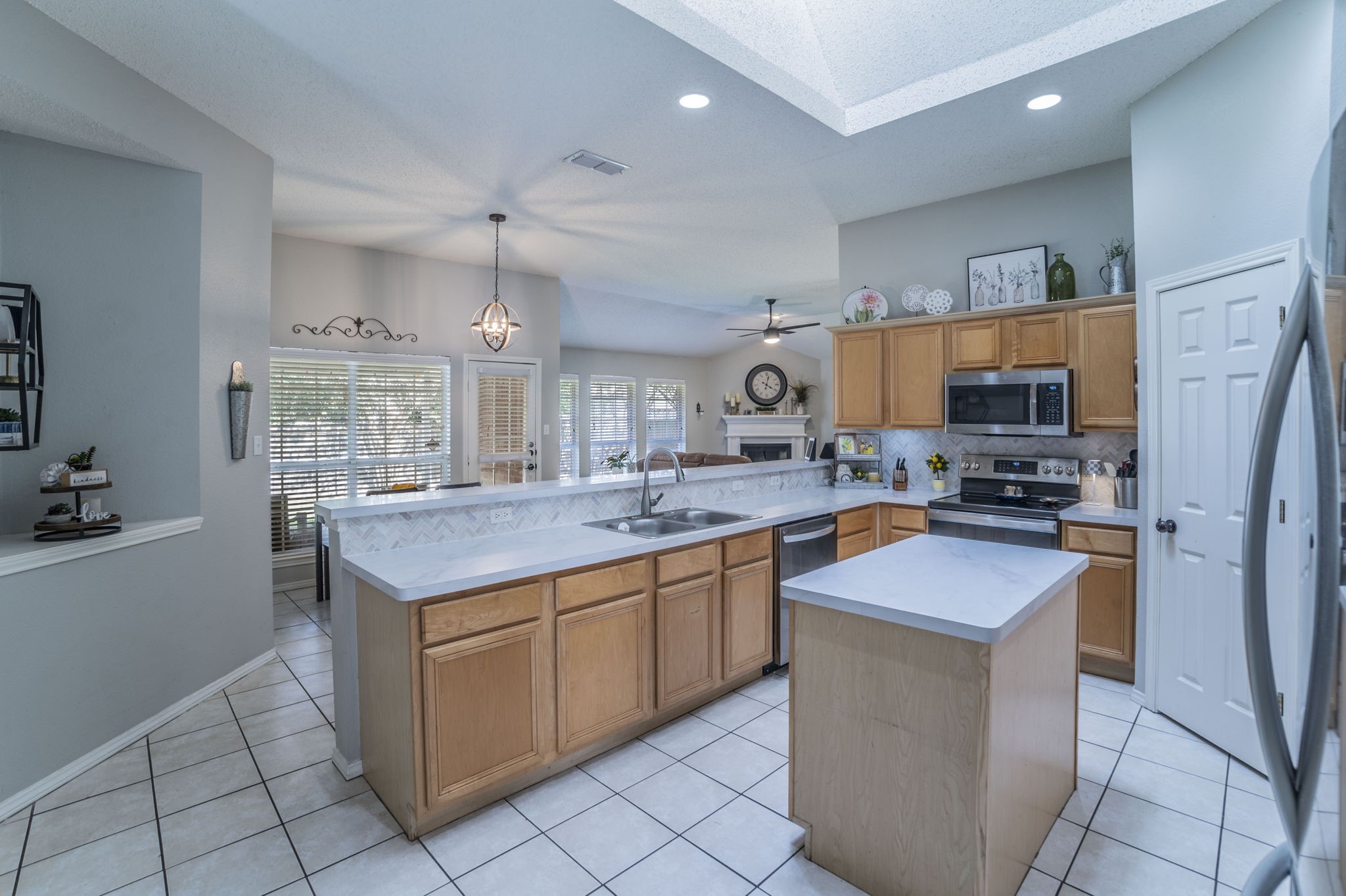 6405 Redstone Drive Arlington TX 76001
