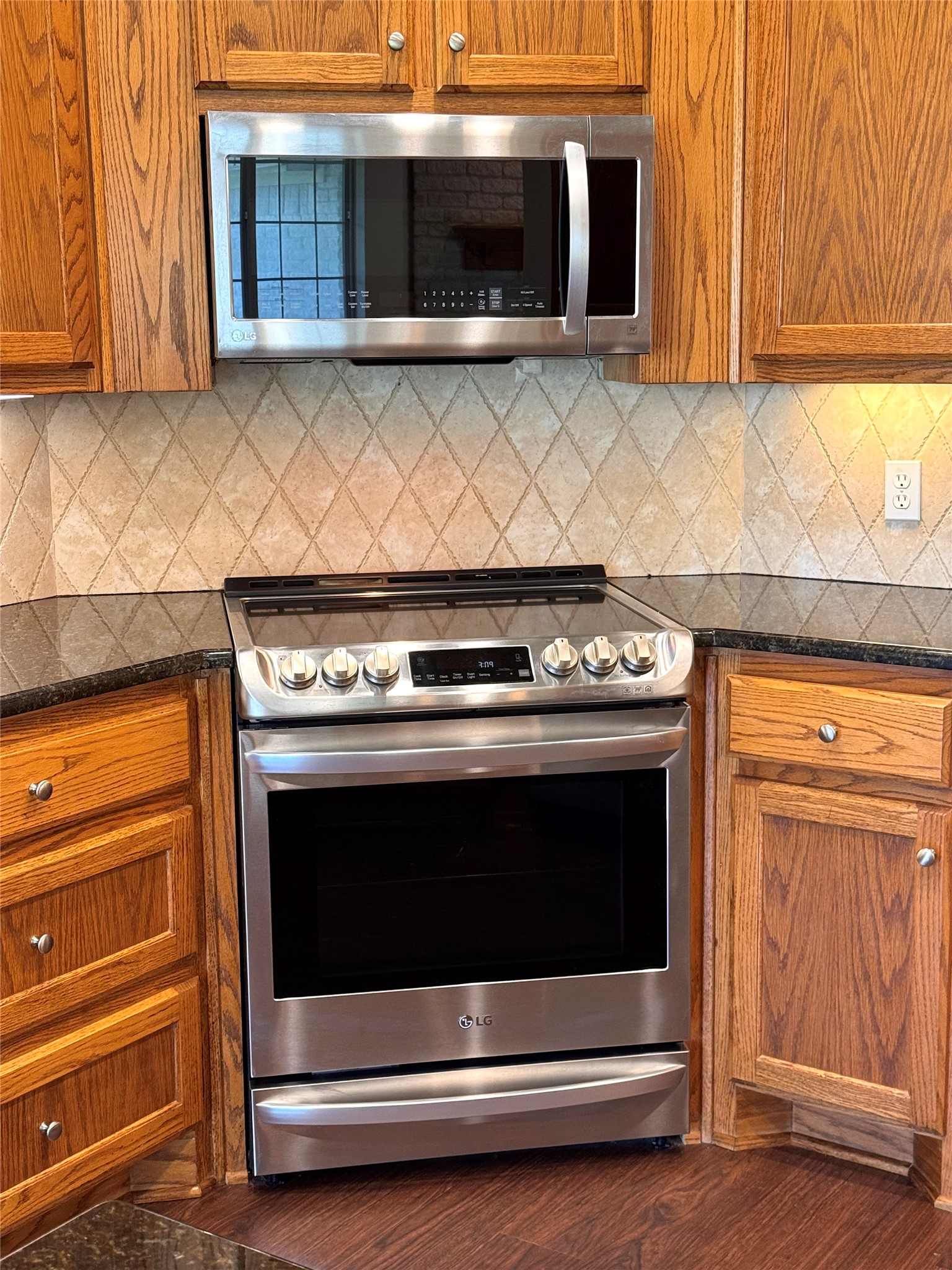 1128 Heatherwood Hewitt TX 76643