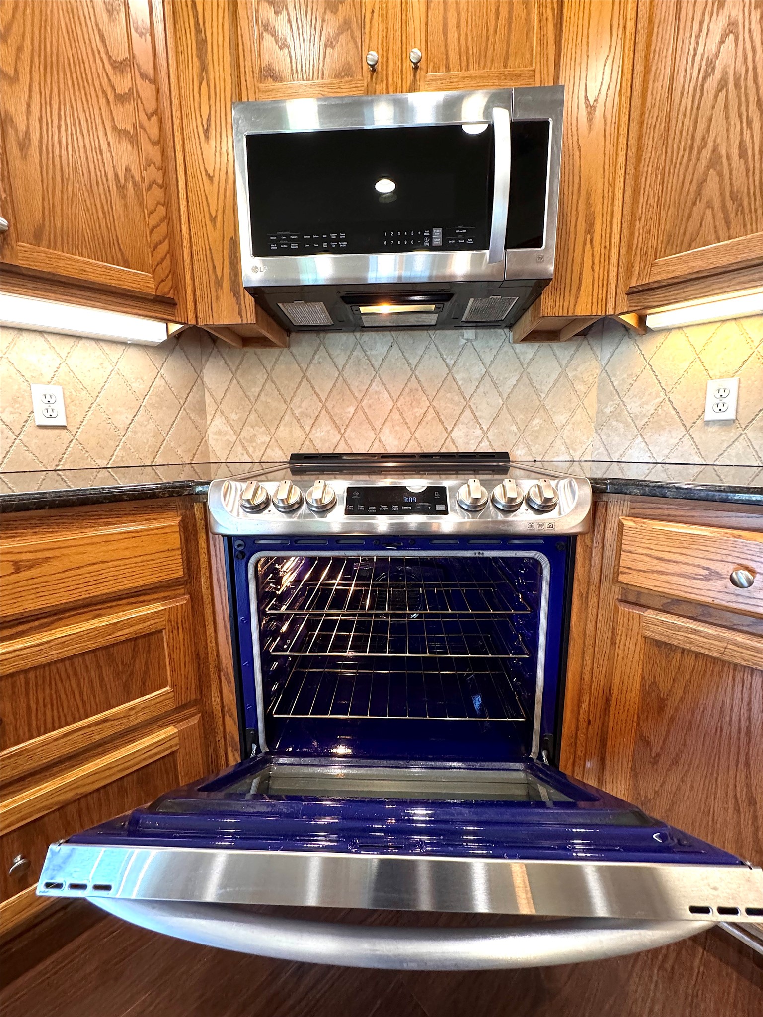1128 Heatherwood Hewitt TX 76643