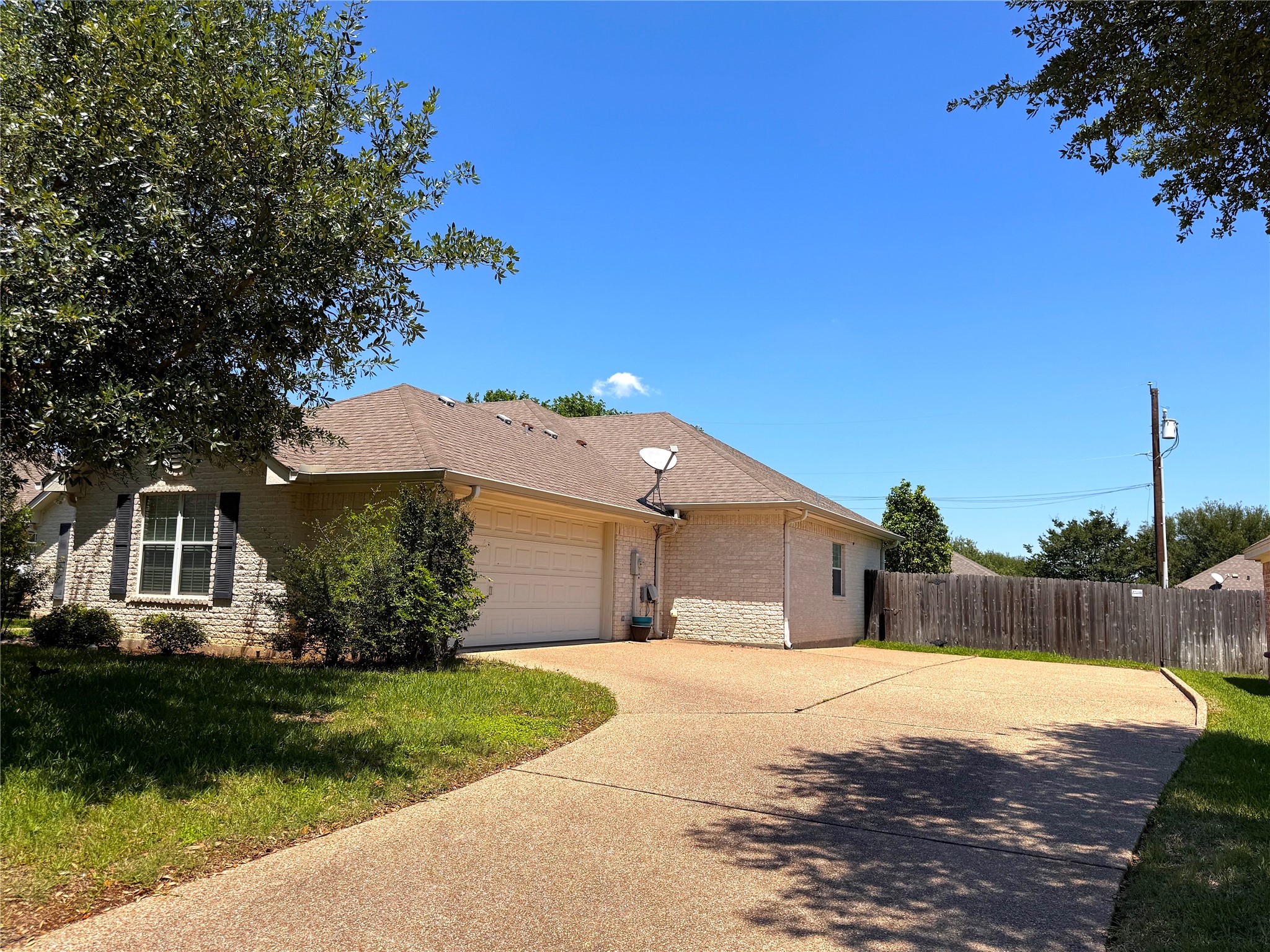 1128 Heatherwood Hewitt TX 76643